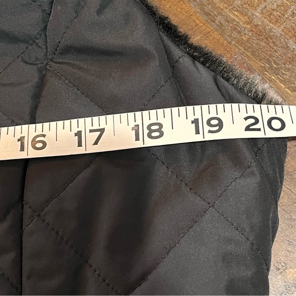 Kristen Blake Reversible Faux Fur Hooded Vest
Brown Black M Plush Warmth Cozy - Picture 11 of 12